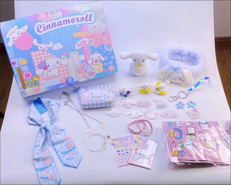 Miniso Hello Kitty & Kuromi: идеальный адвент-календарь для праздничных сюрпризов, 28 предметов  768334 фото